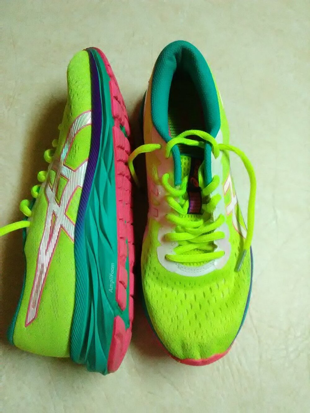 Asics Gel Excite 7 neon yellow sneakers 9.5 size - teal - pink - good condition